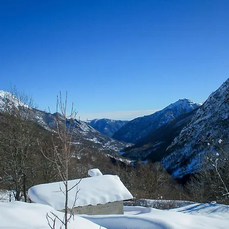 Stone With Views Over Balme Valley Nyaraló